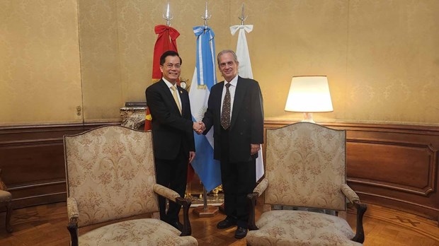 Deputy FM meets with Argentine official